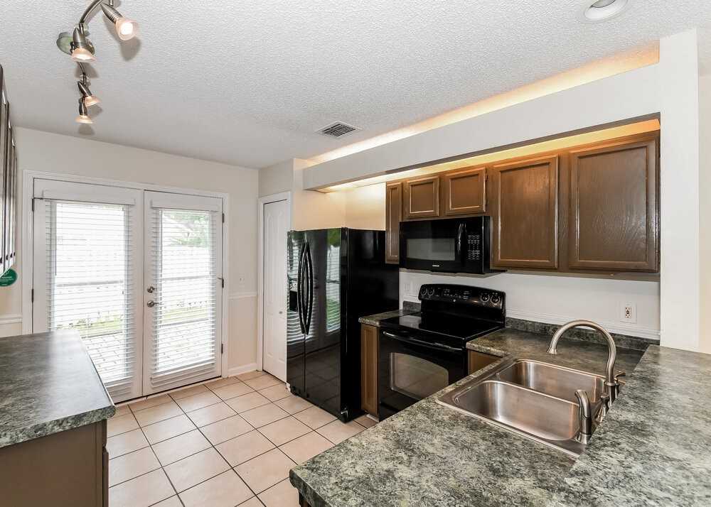 9591 Sugar Hollow Ln - Photo 7 of 18