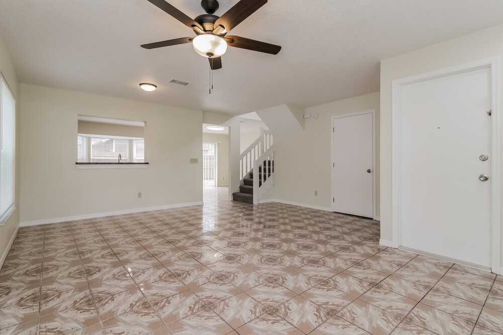 9474 Chandon Dr - Photo 4 of 17