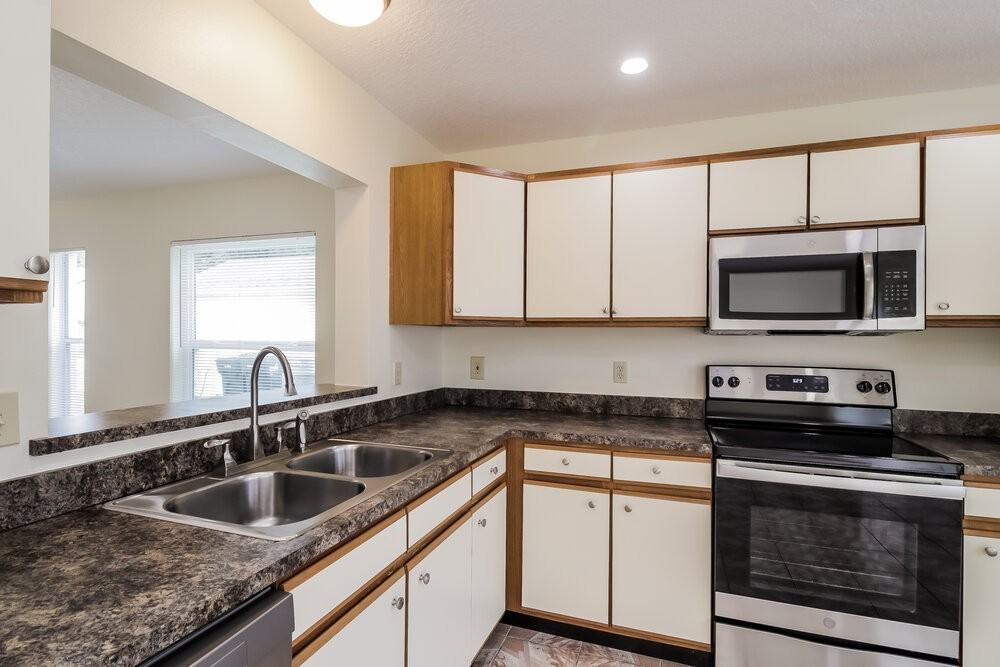 9474 Chandon Dr - Photo 7 of 17