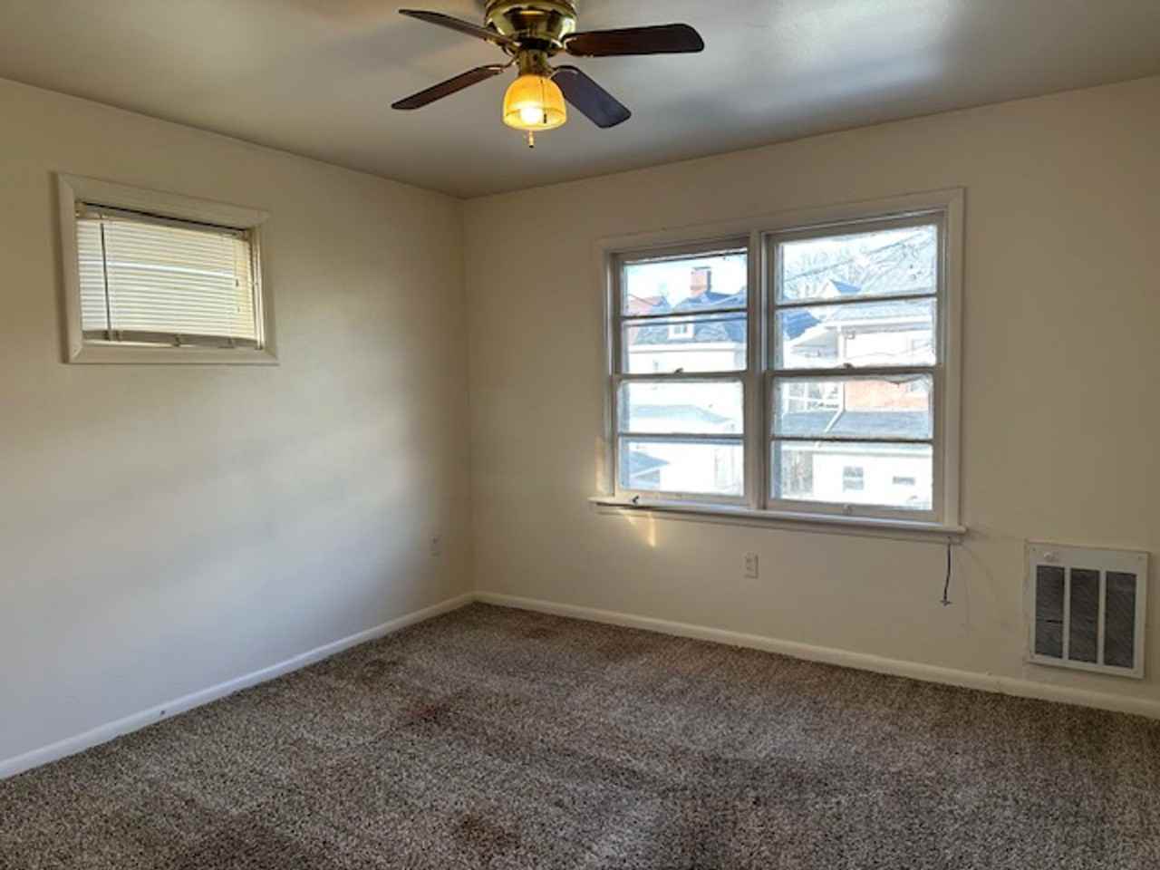 362 Mulberry St - Photo 4 of 7