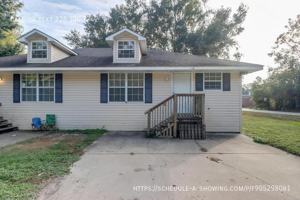 featured image of 124 30th 1/2 Street #A