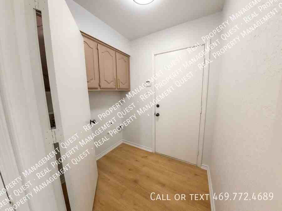 1226 Mockingbird Lane - Photo 5 of 14