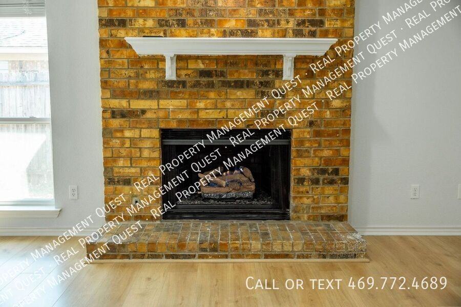 1224 Mockingbird Lane - Photo 5 of 16