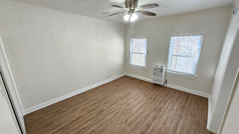 1185 East Vernon Avenue #17 - Photo 4 of 14