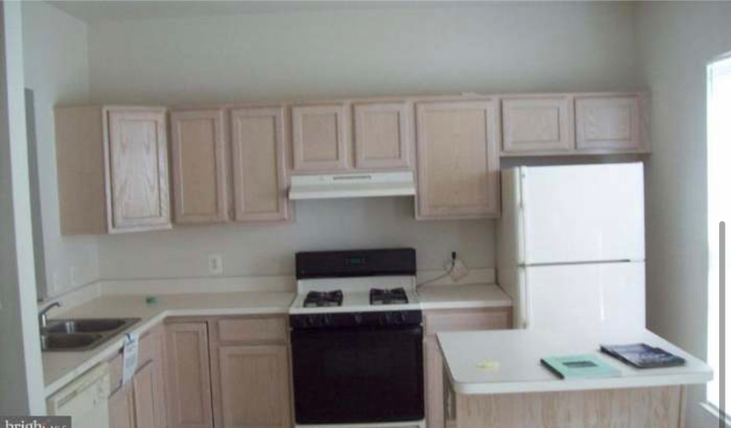 21 E St Se - Photo 2 of 8