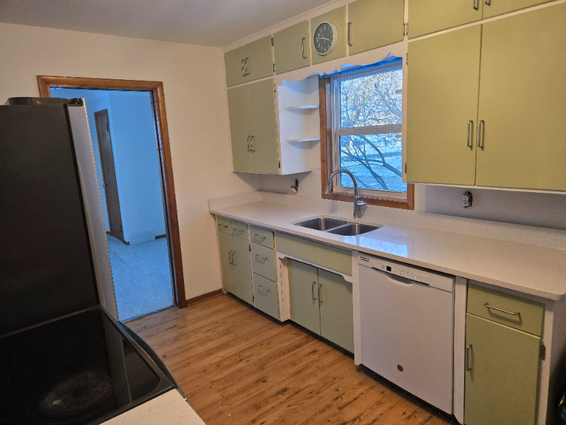 301 W 2nd St - Photo 5 of 19