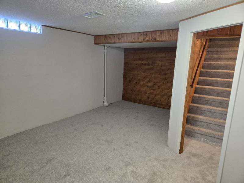 301 W 2nd St - Photo 7 of 19