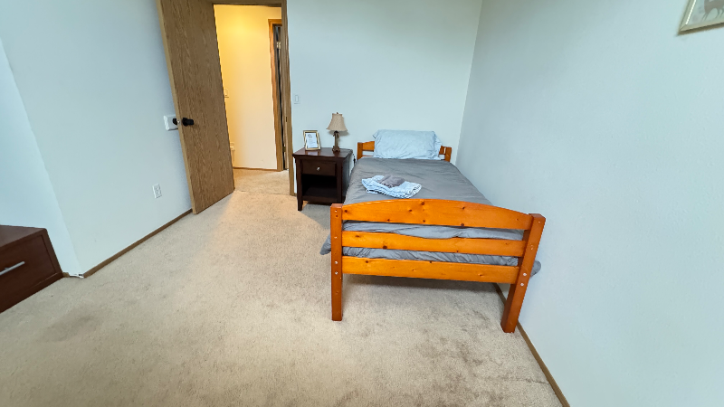 6904 54th Place Northeast - Photo 5 of 16