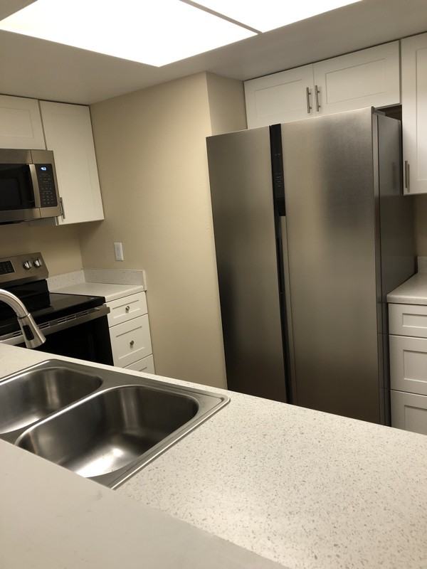 1076 Ellen Ct - Photo 5 of 27