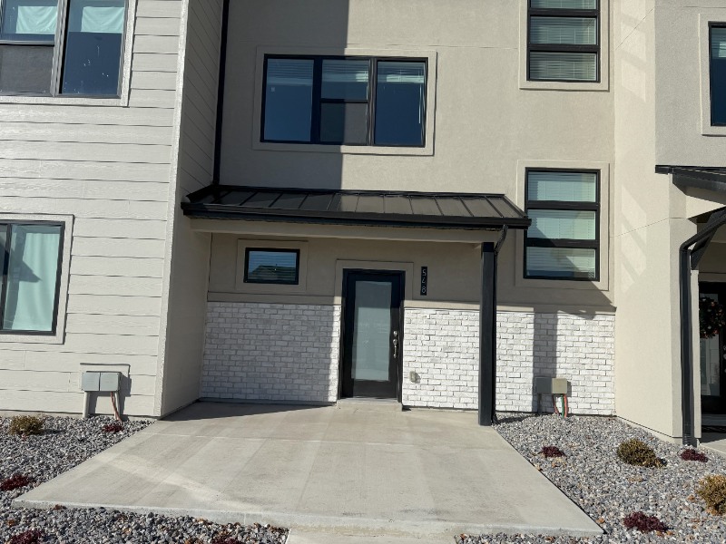 548 S 900 W - Photo 2 of 17