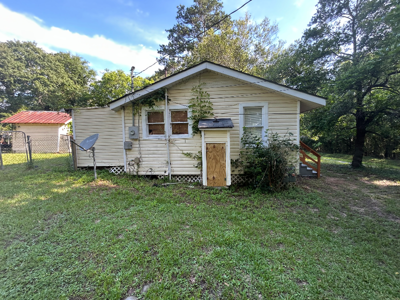 107 Shirley Dr - Photo 2 of 12