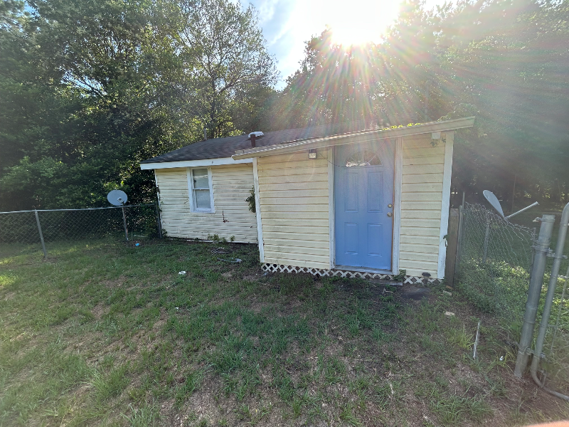 107 Shirley Dr - Photo 3 of 12