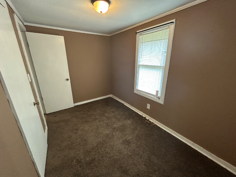 107 Shirley Dr - Photo 4 of 12