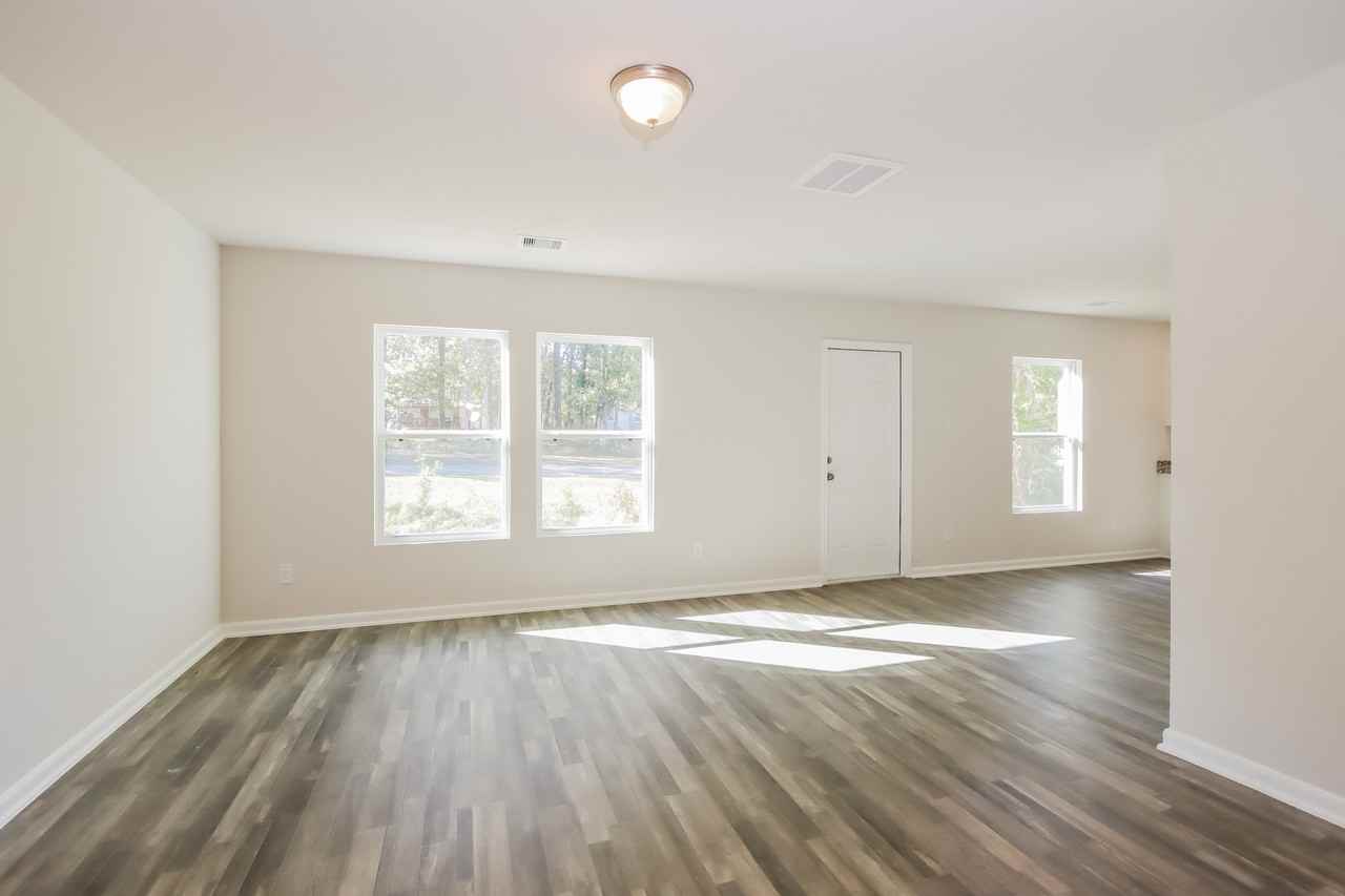 303 Big Oak - Photo 3 of 21