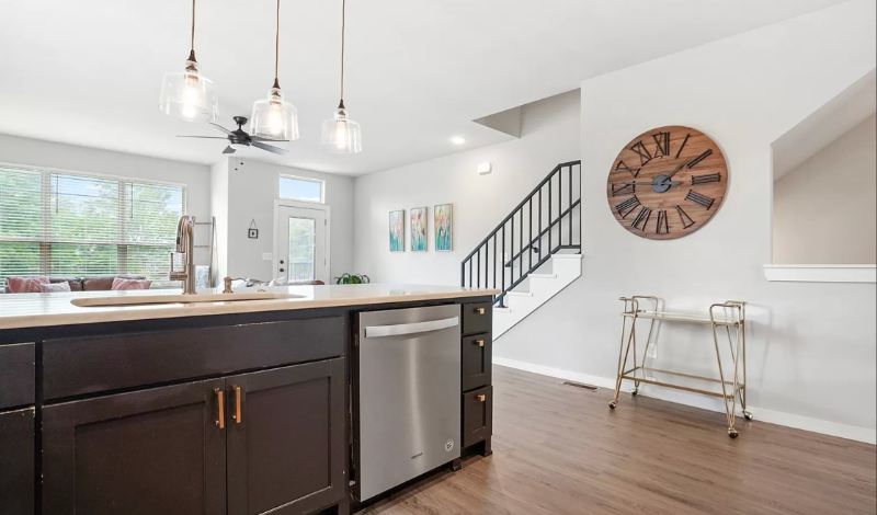 121 S Cedar Ave - Photo 5 of 14