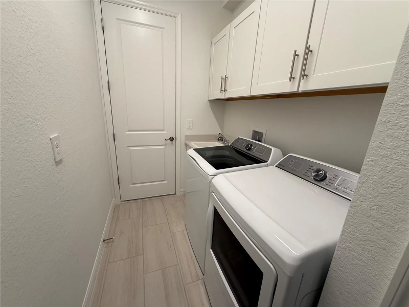 5543 Lightning Whelk Ln - Photo 4 of 13