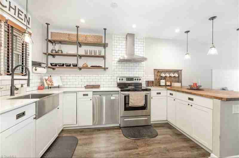 1074 Hickory Glen Rd