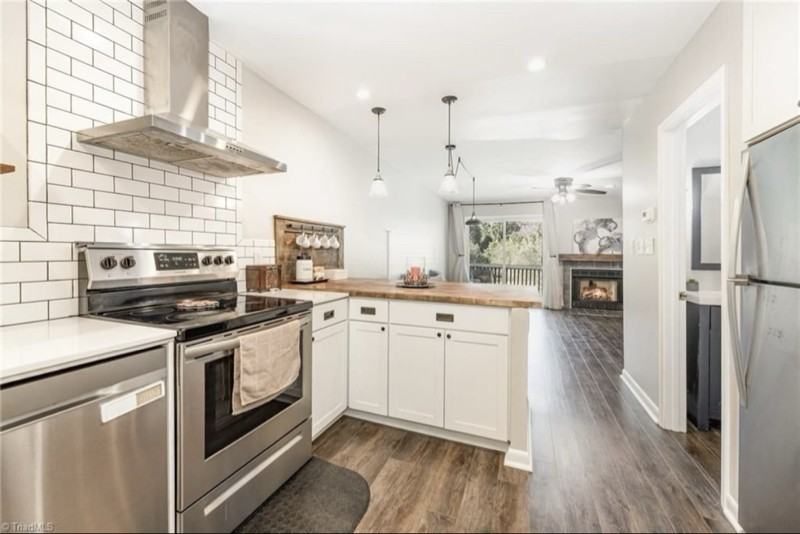 1074 Hickory Glen Rd - Photo 2 of 13