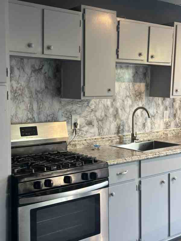 327 6th Avenue - Photo 2 of 7