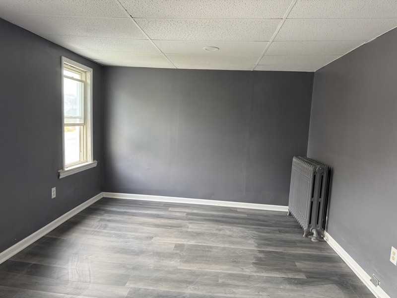 327 6th Avenue - Photo 6 of 7