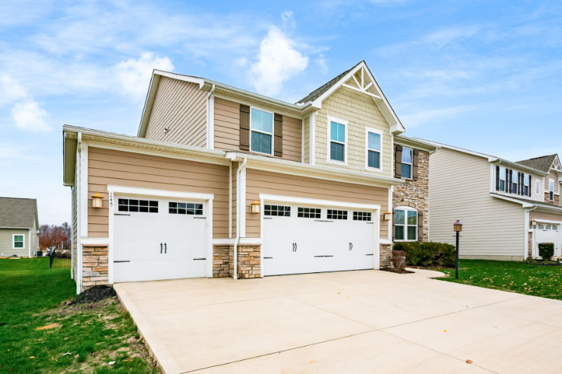 245 Ensigns Ln - Photo 3 of 45