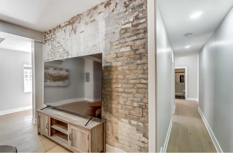 2455 W Mcmicken Ave - Photo 4 of 20