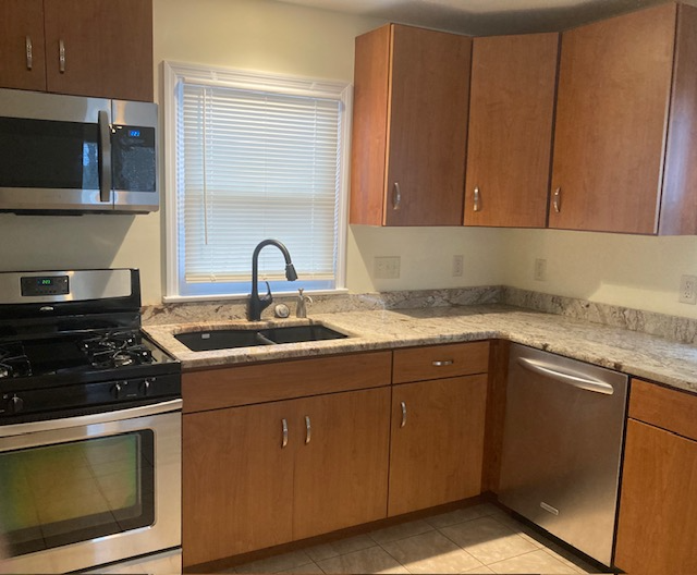 401 Hillcrest Blvd - Photo 3 of 9