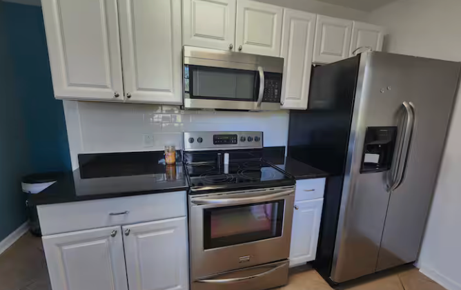 1725 Hudson Road - Photo 3 of 19