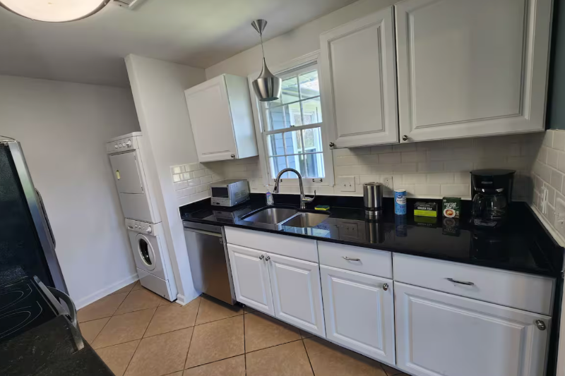 1725 Hudson Road - Photo 4 of 19