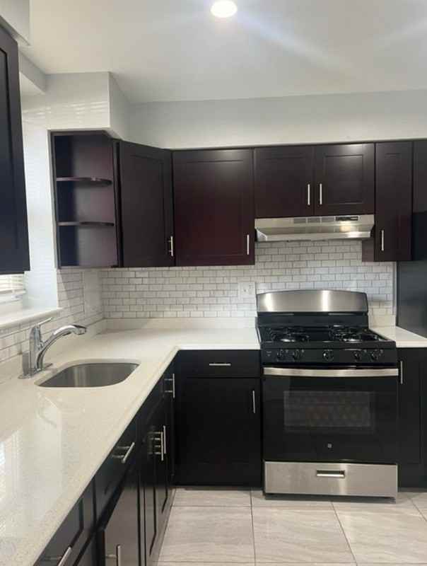 311 Westfield Avenue East - Photo 2 of 10