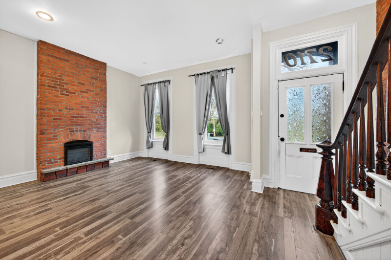 2710 Geyer Avenue - Photo 2 of 20