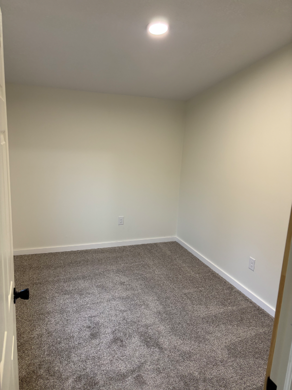 602 5th St Nw #1 - Photo 5 of 6