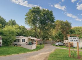 featured image of 1383 Fair St #4