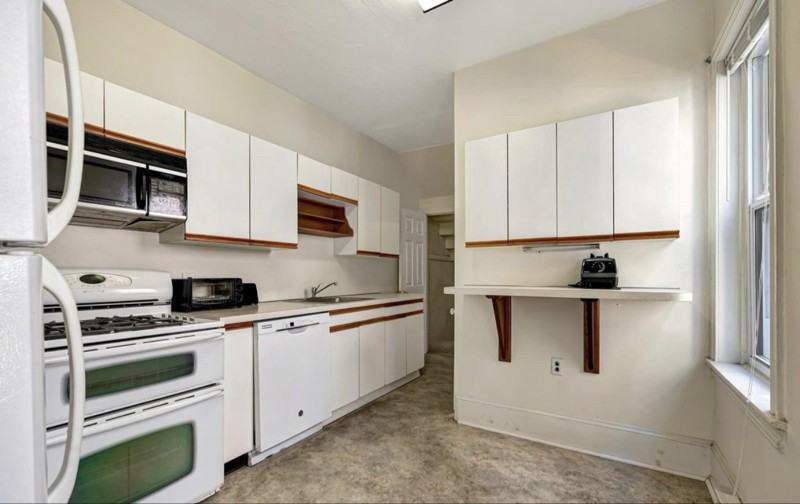 1230 Tatnall Street - Photo 5 of 20