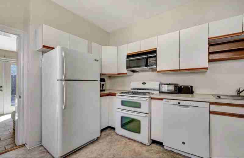 1230 Tatnall Street - Photo 6 of 20