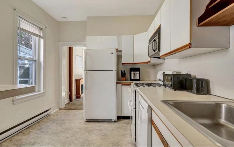 1230 Tatnall Street - Photo 7 of 20