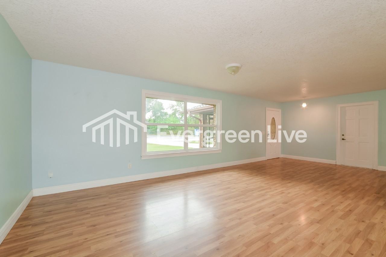 936 Abagail Dr - Photo 5 of 16