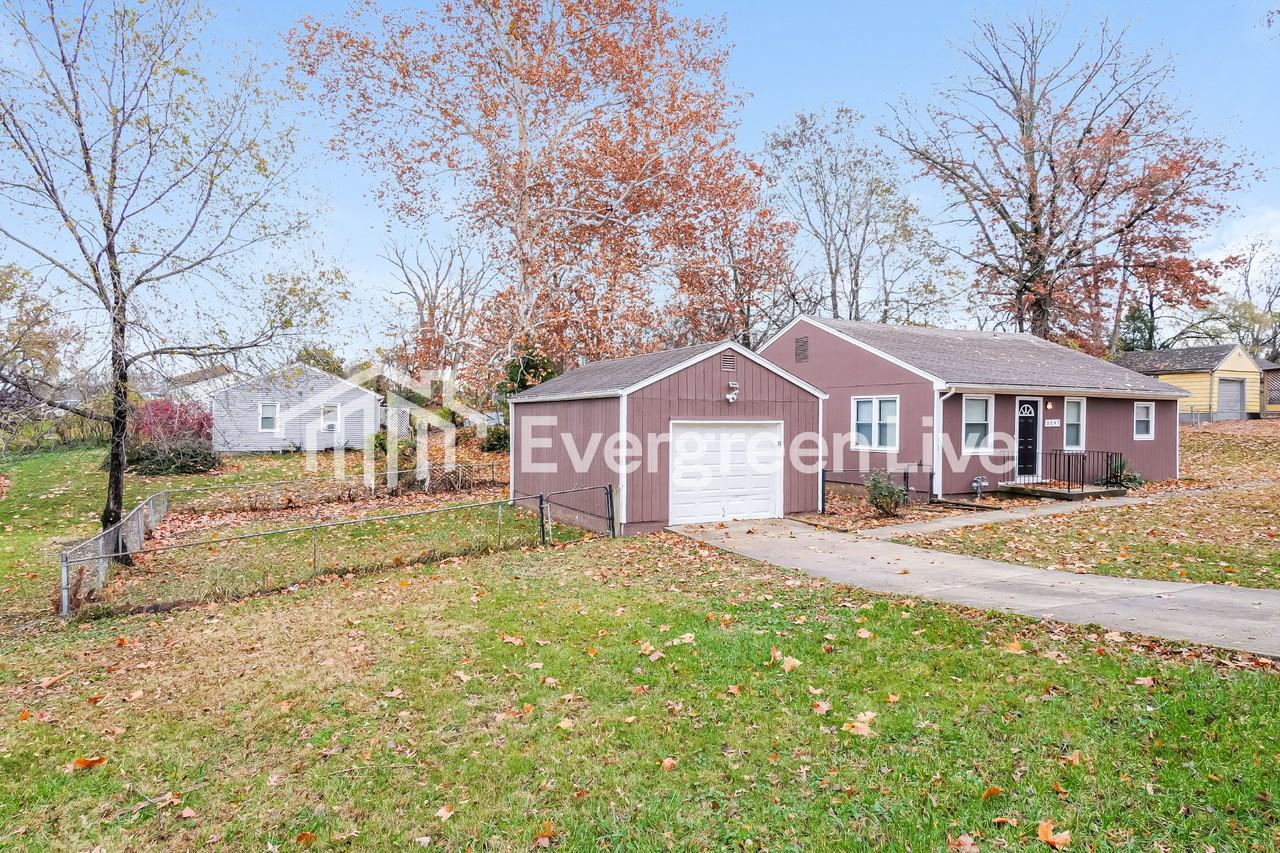 5247 Laurel Avenue - Photo 4 of 16