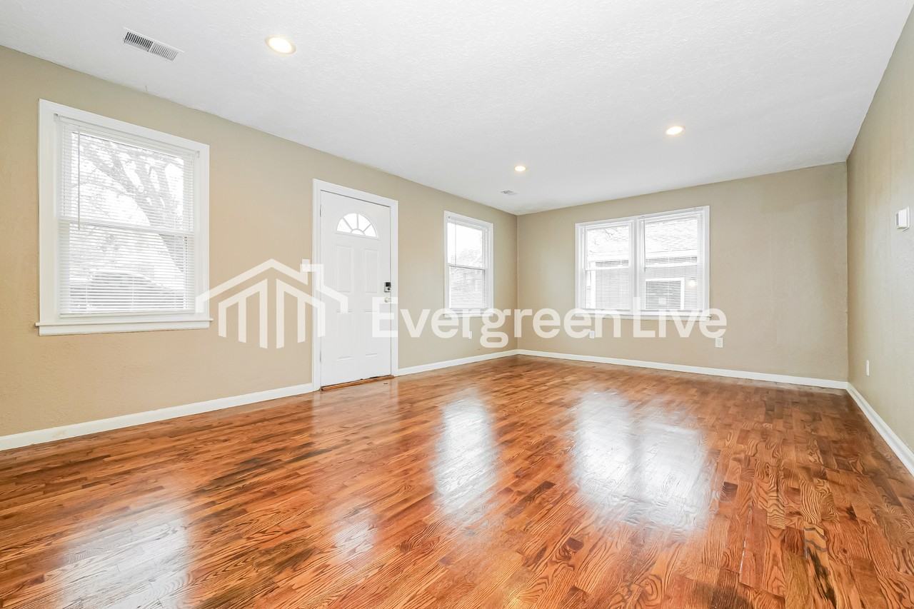 5247 Laurel Avenue - Photo 5 of 16