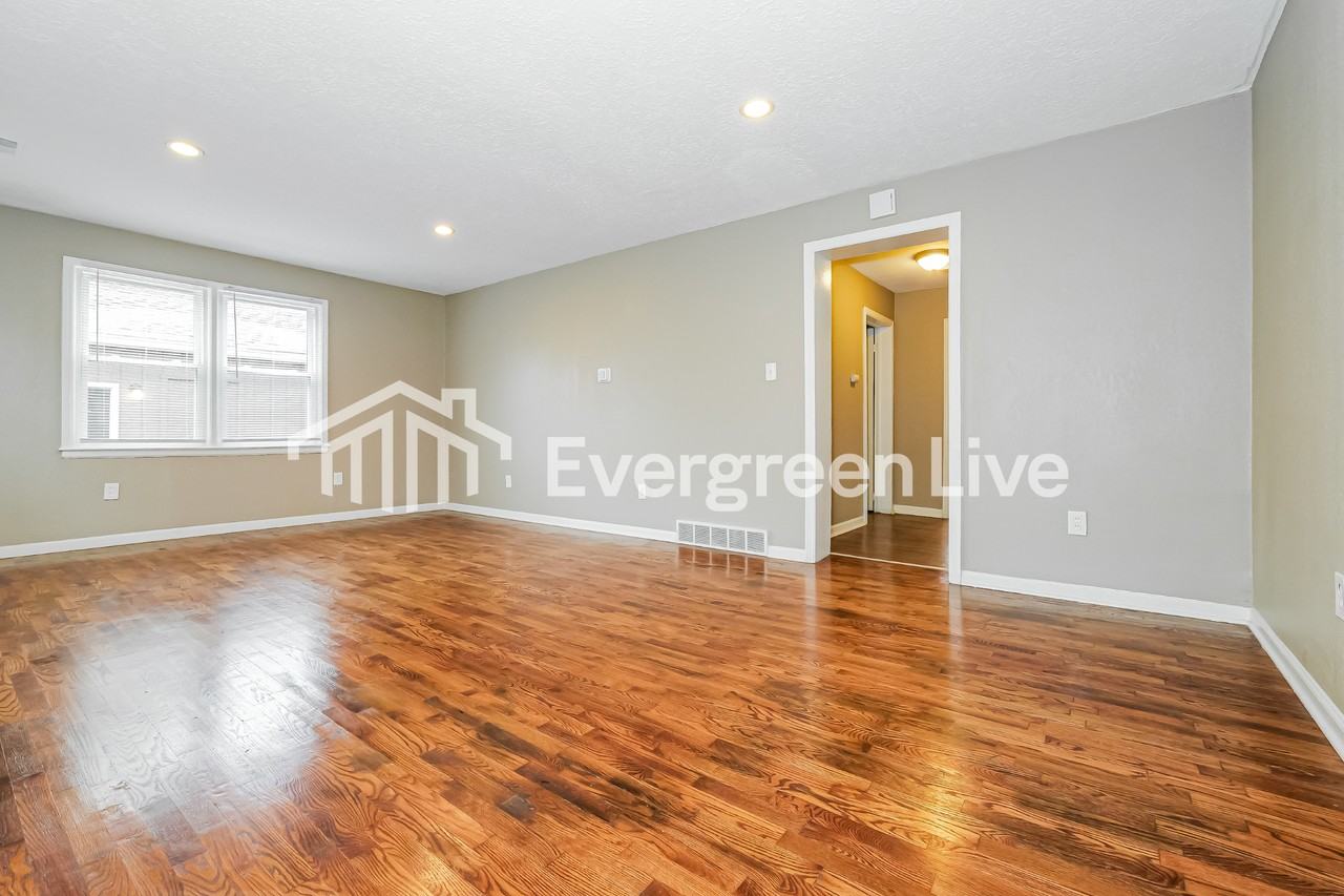 5247 Laurel Avenue - Photo 6 of 16