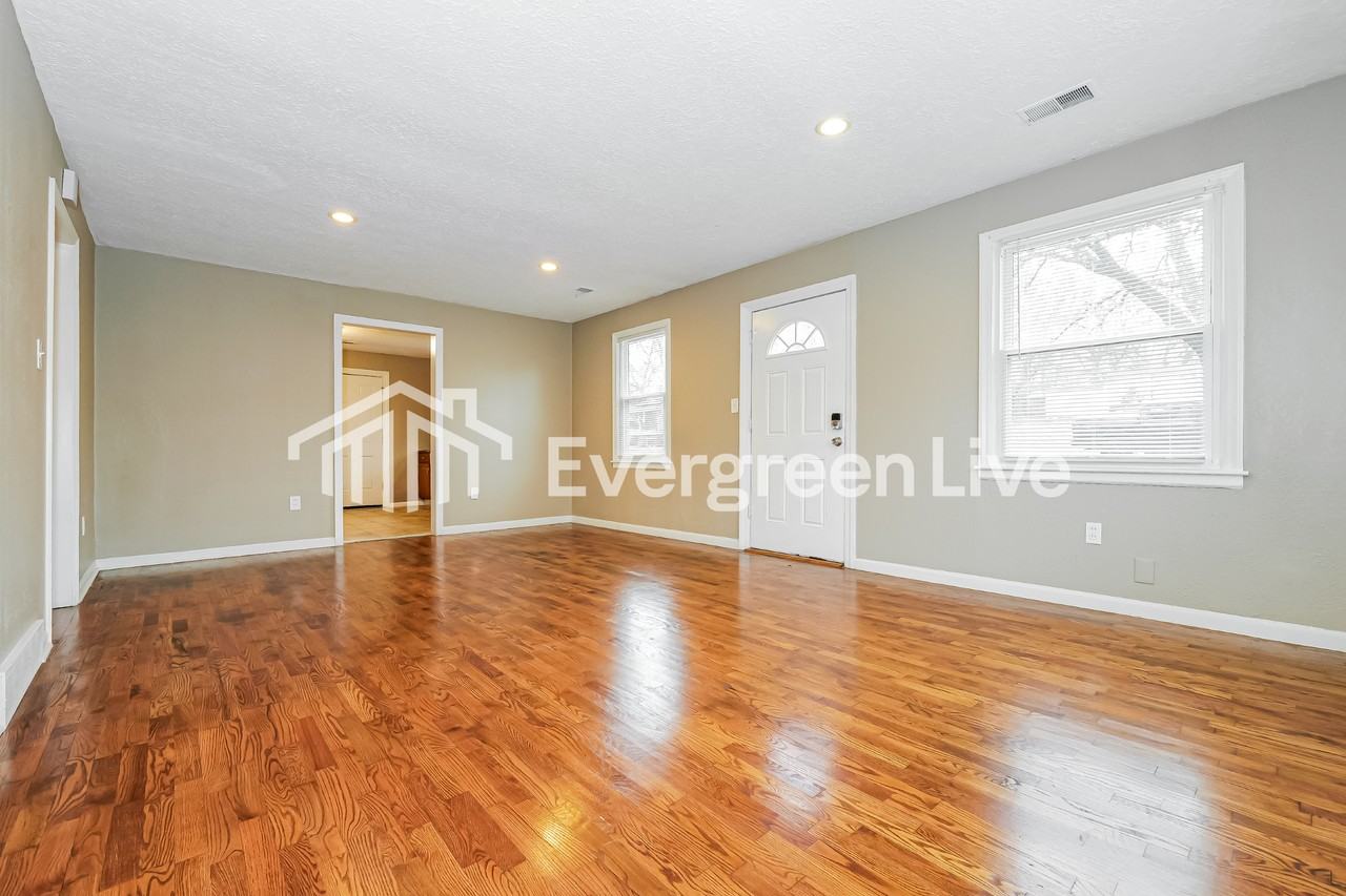 5247 Laurel Avenue - Photo 7 of 16