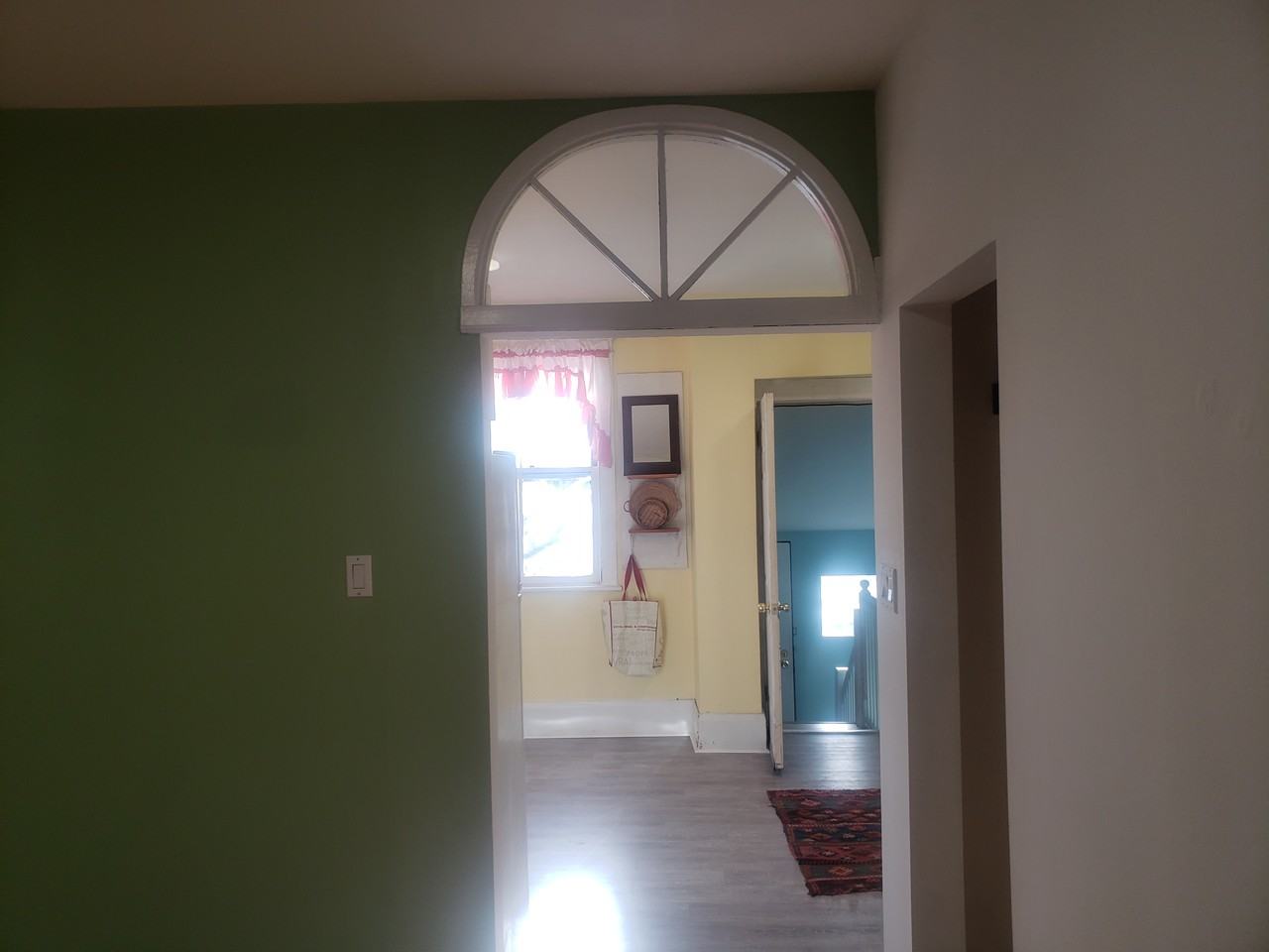 687 Dupont Street - Photo 5 of 20