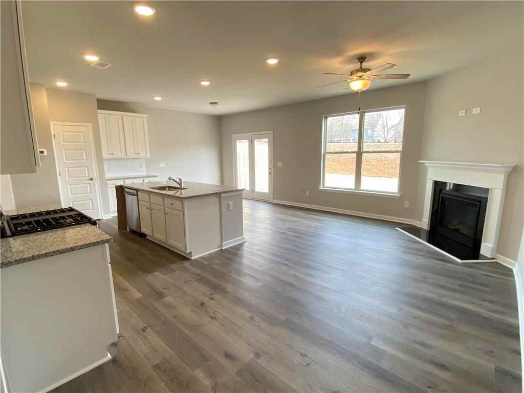 3761 Prospect Point Dr - Photo 5 of 37