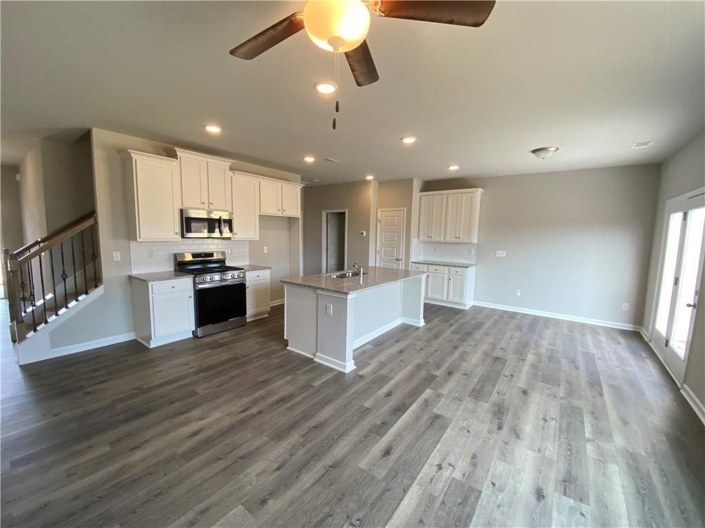 3761 Prospect Point Dr - Photo 7 of 37