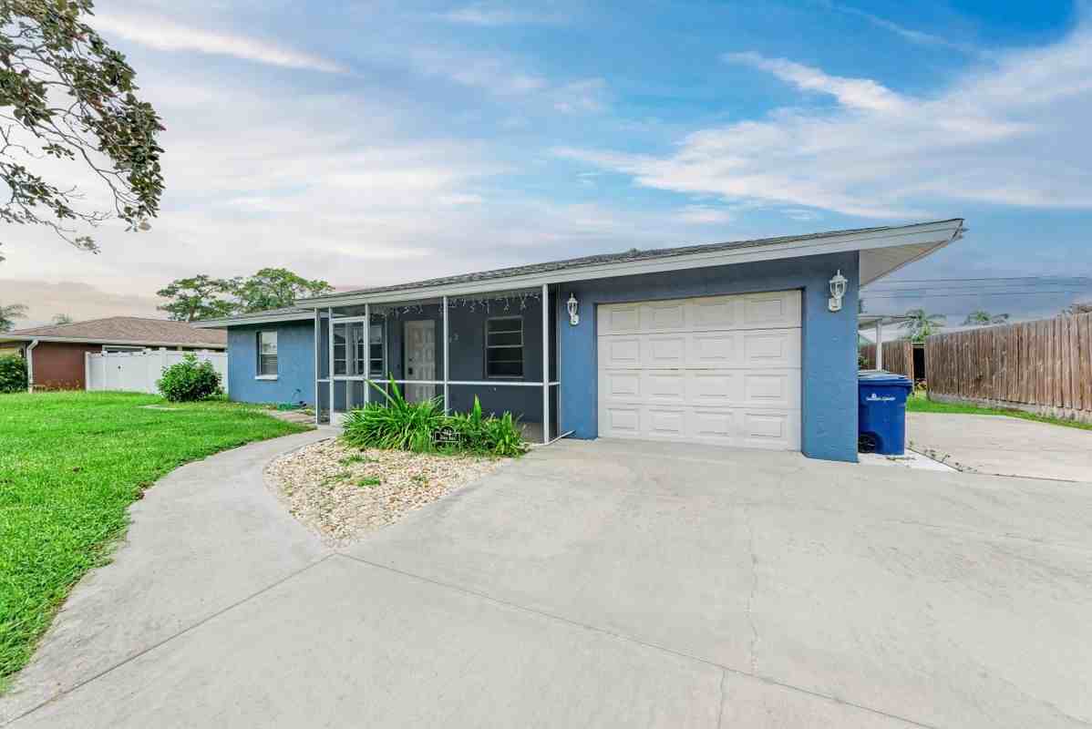 742 Devon Road - Photo 2 of 20