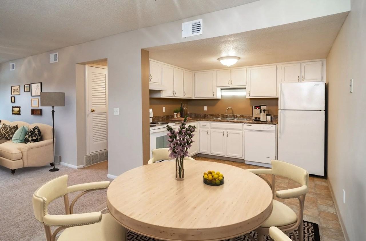 Citadel Apartments - Photo 4 of 34