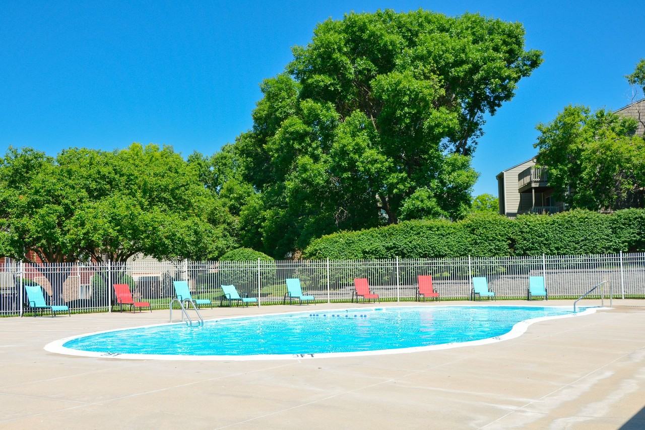 Country Club Village - Photo 4 of 34