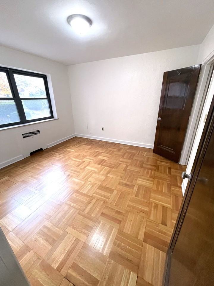 3336 Brownsville Rd - Photo 7 of 12