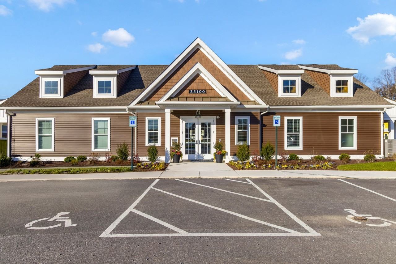 Ashton Oaks - Photo 5 of 20