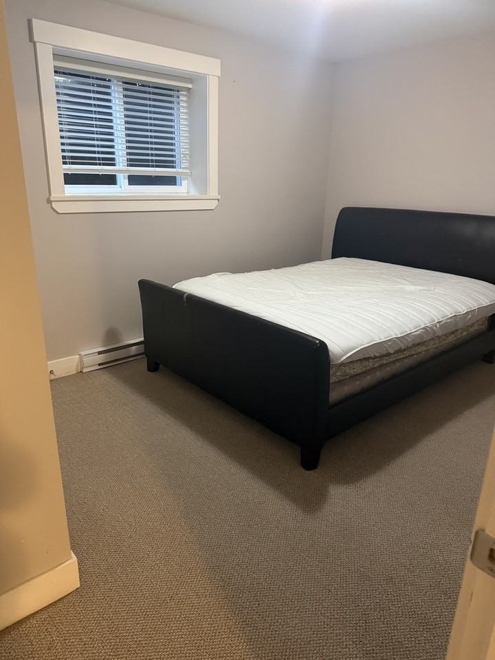 5940 184A Street - Photo 4 of 7